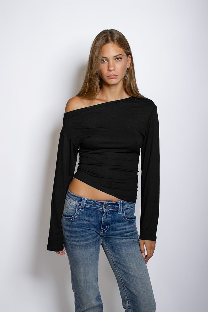 T-shirt with a boat neckline | Subdued