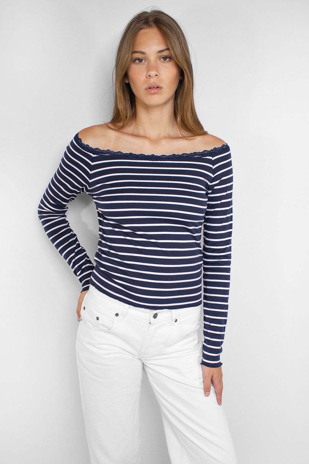 Boat neck T-shirt with lace | Subdued