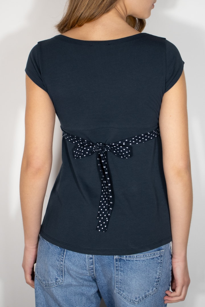 V-neck T-shirt with polka dot ribbon | Subdued